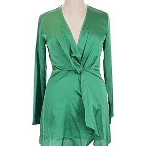 PrettyLittleThing Vibrant Green Dress